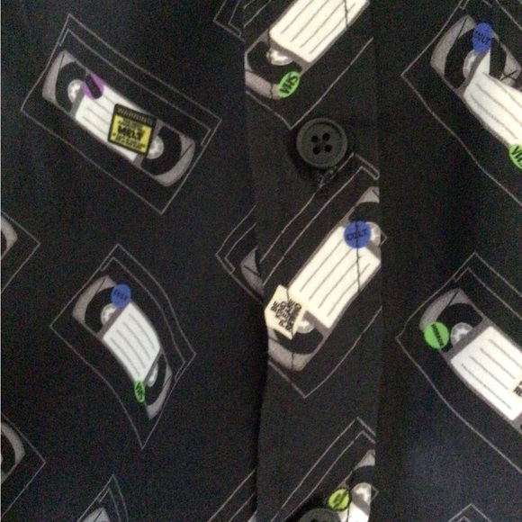 Mens size small short sleeve button down. - Picture 4 of 4